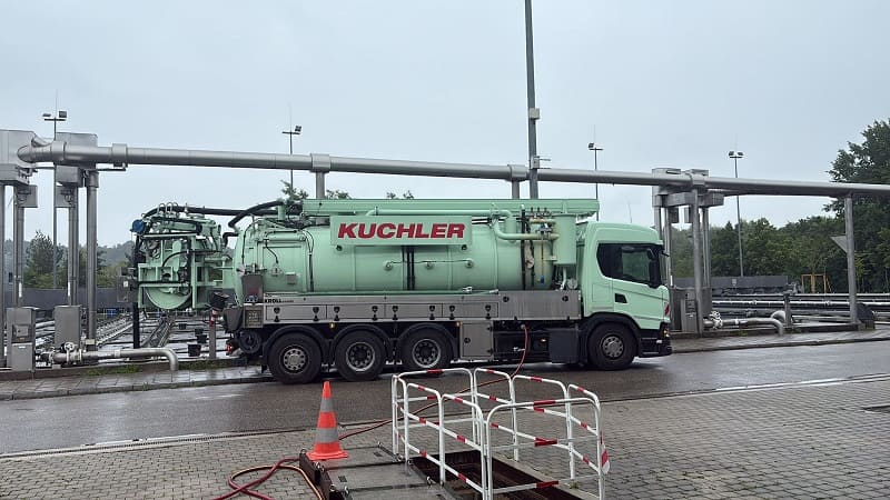 Saugfahrzeug 3