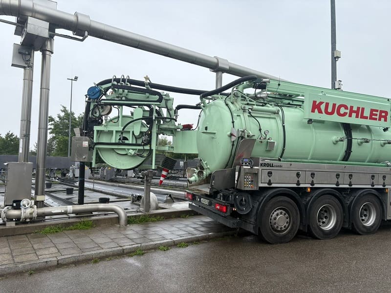 Saugfahrzeug 4