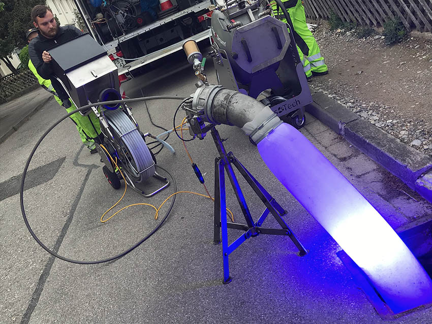 Grabenlose Kanalsanierung mit dem Bluelight Verfahren
